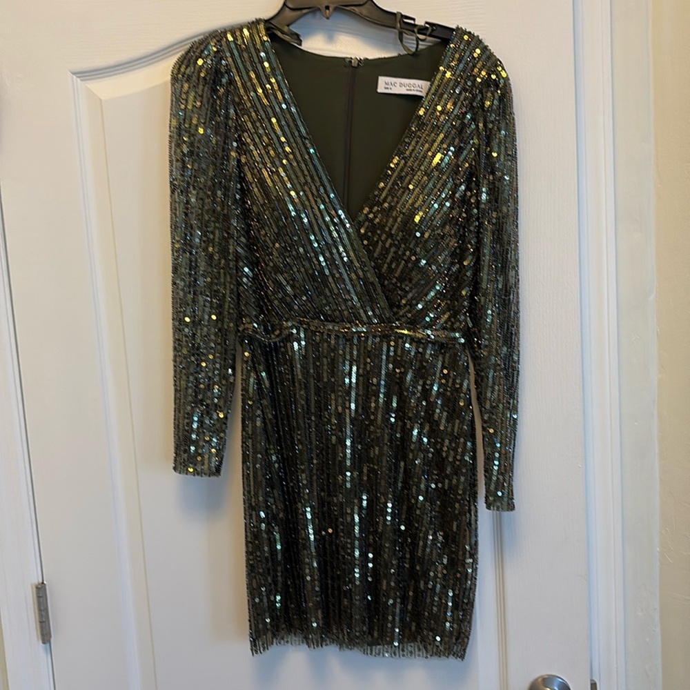 Like new without tags, Mac Duggal size six sequin dress